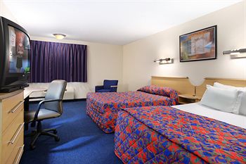 Red Roof Inn Seattle 02.[1]